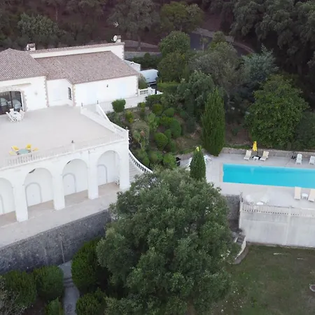 Chambre Luxueuse Avec Immense Piscine Vue Sur La Baie De Cannes Et L Esterel Avec Possibilite De Cabine 3 Personnes Fréjus